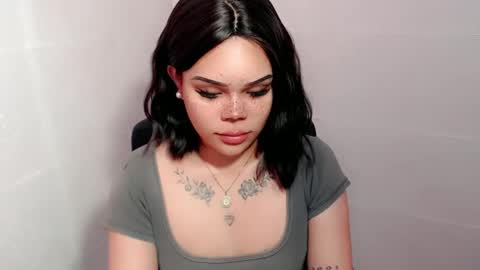 Snapshot of preciousangel69xxx chatting on 01-06-25, 10:24 MAXXINE online show from 01-06-25, 10:24