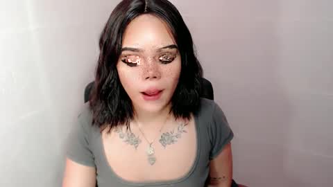 Snapshot of preciousangel69xxx chatting on 02-01-25, 02:05 MAXXINE online show from 02-01-25, 02:05