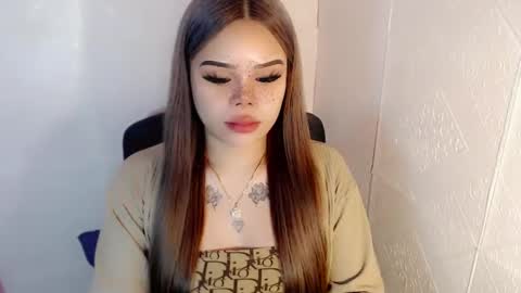 Snapshot of preciousangel69xxx chatting on 02-11-25, 01:10 MAXXINE online show from 02-11-25, 01:10