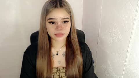 Snapshot of preciousangel69xxx chatting on 02-25-25, 02:44 MAXXINE online show from 02-25-25, 02:44