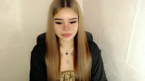 Snapshot of preciousangel69xxx chatting on 03-07-25, 09:17 MAXXINE online show from 03-07-25, 09:17