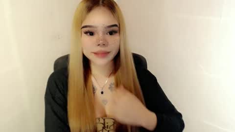 MAXXINE online show from 12-14-25, 02:50