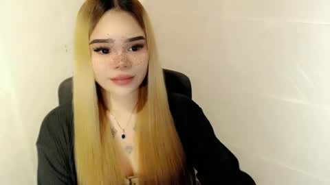 Snapshot of preciousangel69xxx chatting on 02-13-26, 07:59 MAXXINE online show from 02-13-26, 07:59