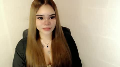 Snapshot of preciousangel69xxx chatting on 02-23-26, 10:01 MAXXINE online show from 02-23-26, 10:01