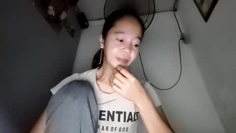 Snapshot of preetydinah chatting on 12-22-24, 11:41 Dinah online show from 12-22-24, 11:41