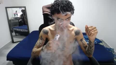 Snapshot of present_the_magic chatting on 03-16-26, 06:23 Plux online show from 03-16-26, 06:23