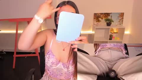 Snapshot of press_anykey chatting on 11-07-25, 11:43 Camila online show from 11-07-25, 11:43