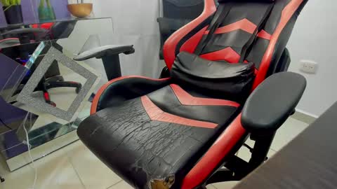 Snapshot of pressure_xxx_420 chatting on 12-21-24, 11:55 PRESSURE online show from 12-21-24, 11:55