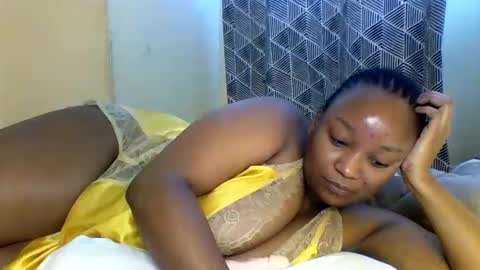 Snapshot of prettie_diva0 chatting on 12-15-25, 12:53 Prettie diva online show from 12-15-25, 12:53