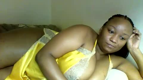 Snapshot of prettie_diva0 chatting on 12-23-25, 12:30 Prettie diva online show from 12-23-25, 12:30