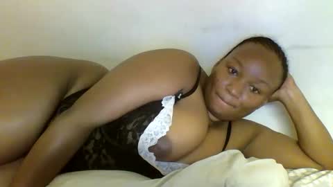Snapshot of prettie_diva0 chatting on 02-09-26, 12:36 Prettie diva online show from 02-09-26, 12:36