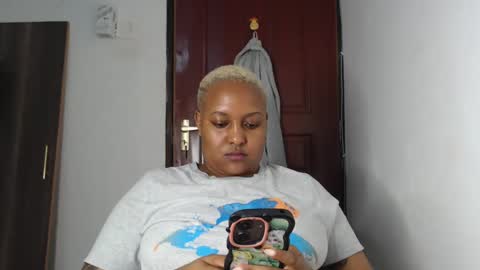 Snapshot of pretty_annah chatting on 12-23-24, 03:12 Annah online show from 12-23-24, 03:12