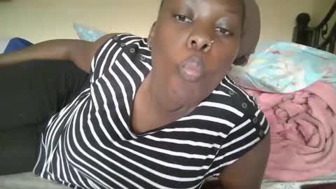 Snapshot of pretty_barbz chatting on 06-08-26, 06:58 pretty_barbz online show from 06-08-26, 06:58