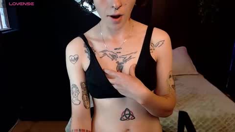 pretty_cristal22 online show from 02-16-26, 10:06