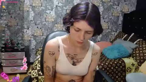 Snapshot of pretty_cristal22 chatting on 04-19-26, 09:50 pretty_cristal22 online show from 04-19-26, 09:50