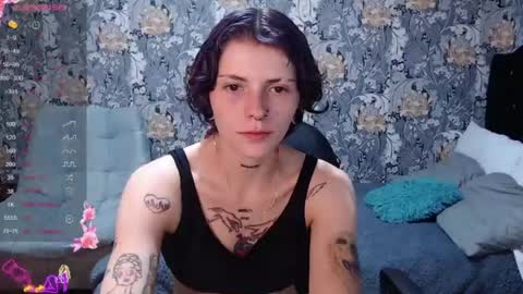 Snapshot of pretty_cristal22 chatting on 06-28-26, 01:00 pretty_cristal22 online show from 06-28-26, 01:00