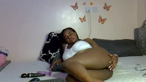 pretty_daina3 online show from 11-05-25, 06:30