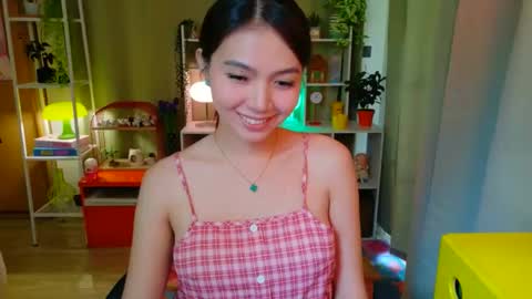 Snapshot of pretty_kimxxx chatting on 03-21-26, 05:56 Kim online show from 03-21-26, 05:56