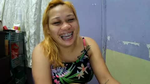 Snapshot of pretty_lyn08 chatting on 06-27-26, 10:42 pretty_lyn08 online show from 06-27-26, 10:42