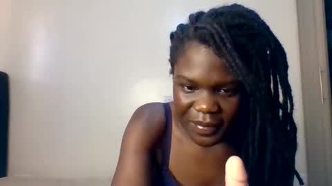 Snapshot of pretty_naya chatting on 10-26-25, 10:10 naya online show from 10-26-25, 10:10