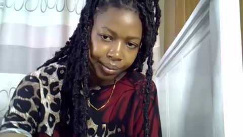 Snapshot of pretty_petite24 chatting on 01-28-25, 11:17 pretty_petite24 online show from 01-28-25, 11:17