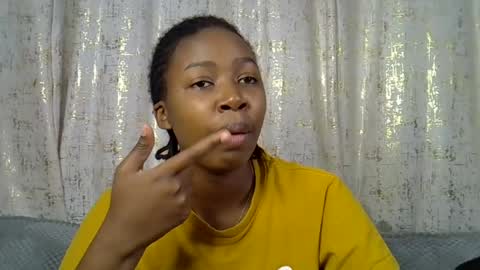 pretty_petite24 online show from 08-03-26, 09:37