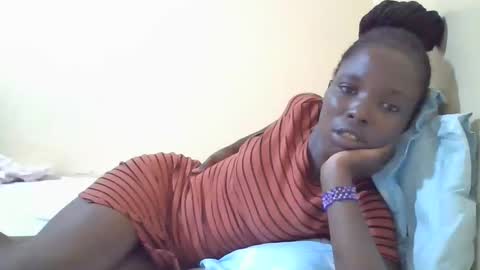 pretty_petite_ebony online show from 02-14-25, 10:25