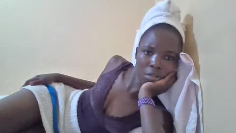 pretty_petite_ebony online show from 03-01-25, 06:00