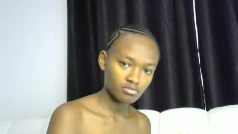 Snapshot of pretty_queennie chatting on 07-07-26, 09:35 Pretty doll online show from 07-07-26, 09:35