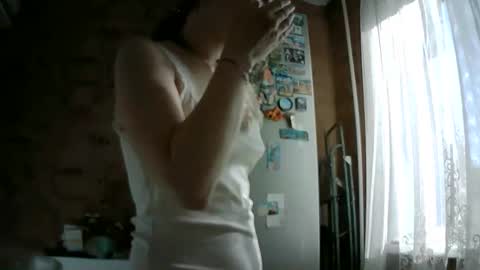 Snapshot of prettybella_7 chatting on 05-19-26, 03:46 Bella online show from 05-19-26, 03:46