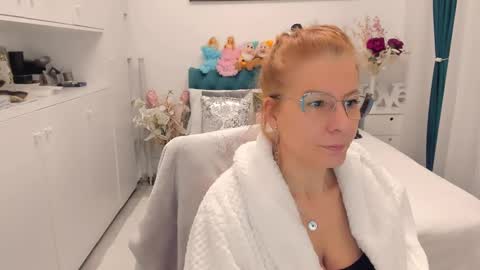 Snapshot of prettyblackeyes chatting on 02-06-25, 08:07 wilma online show from 02-06-25, 08:07