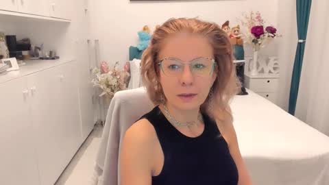 Snapshot of prettyblackeyes chatting on 02-09-25, 06:54 wilma online show from 02-09-25, 06:54