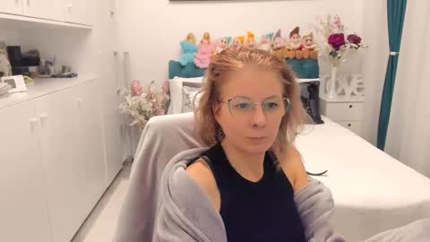 Snapshot of prettyblackeyes chatting on 02-09-25, 09:58 wilma online show from 02-09-25, 09:58