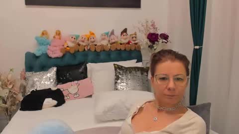 Snapshot of prettyblackeyes chatting on 02-13-25, 07:03 wilma online show from 02-13-25, 07:03