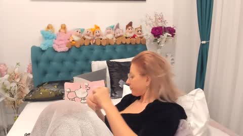 Snapshot of prettyblackeyes chatting on 02-28-25, 09:47 wilma online show from 02-28-25, 09:47