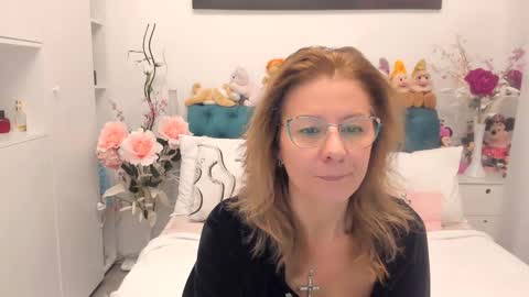 Snapshot of prettyblackeyes chatting on 11-11-25, 07:08 wilma online show from 11-11-25, 07:08