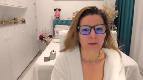 Snapshot of prettyblackeyes chatting on 04-24-26, 05:21 wilma online show from 04-24-26, 05:21