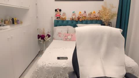 Snapshot of prettyblackeyes chatting on 06-29-26, 06:19 wilma online show from 06-29-26, 06:19