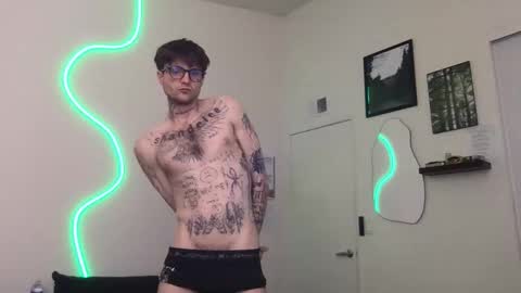 pretty boy online show from 12-23-25, 02:20