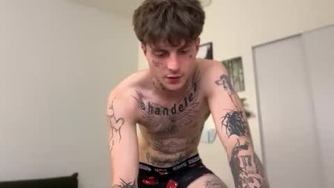 Snapshot of prettyboyszn chatting on 05-16-26, 04:20 pretty boy online show from 05-16-26, 04:20