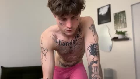 Snapshot of prettyboyszn chatting on 05-18-26, 04:07 pretty boy online show from 05-18-26, 04:07