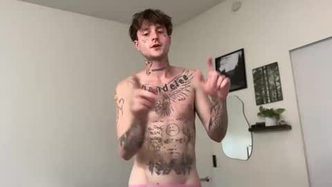 Snapshot of prettyboyszn chatting on 06-02-26, 01:07 pretty boy online show from 06-02-26, 01:07
