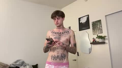 Snapshot of prettyboyszn chatting on 06-08-26, 04:46 pretty boy online show from 06-08-26, 04:46