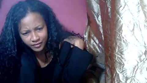 Snapshot of prettychoux chatting on 06-27-26, 04:06 prettychoux online show from 06-27-26, 04:06