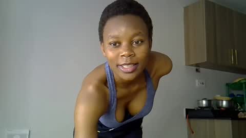 Snapshot of prettycoco_ chatting on 04-06-26, 10:11 coco online show from 04-06-26, 10:11