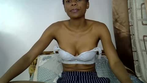 Snapshot of prettycoco_ chatting on 04-15-26, 09:59 coco online show from 04-15-26, 09:59