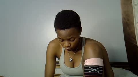 Snapshot of prettycoco_ chatting on 05-04-26, 01:12 coco online show from 05-04-26, 01:12