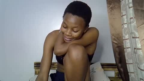 Snapshot of prettycoco_ chatting on 05-06-26, 02:19 coco online show from 05-06-26, 02:19