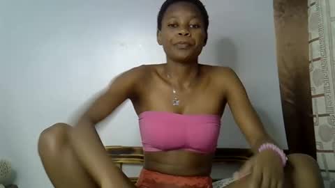Snapshot of prettycoco_ chatting on 05-11-26, 02:45 coco online show from 05-11-26, 02:45