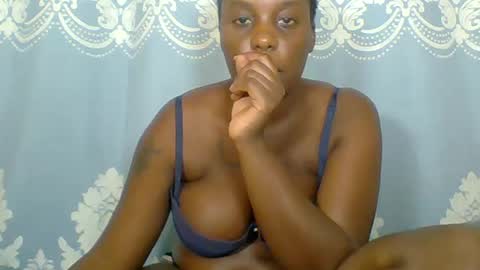 Snapshot of prettydarkskin002 chatting on 06-12-26, 08:52 SHANIA online show from 06-12-26, 08:52